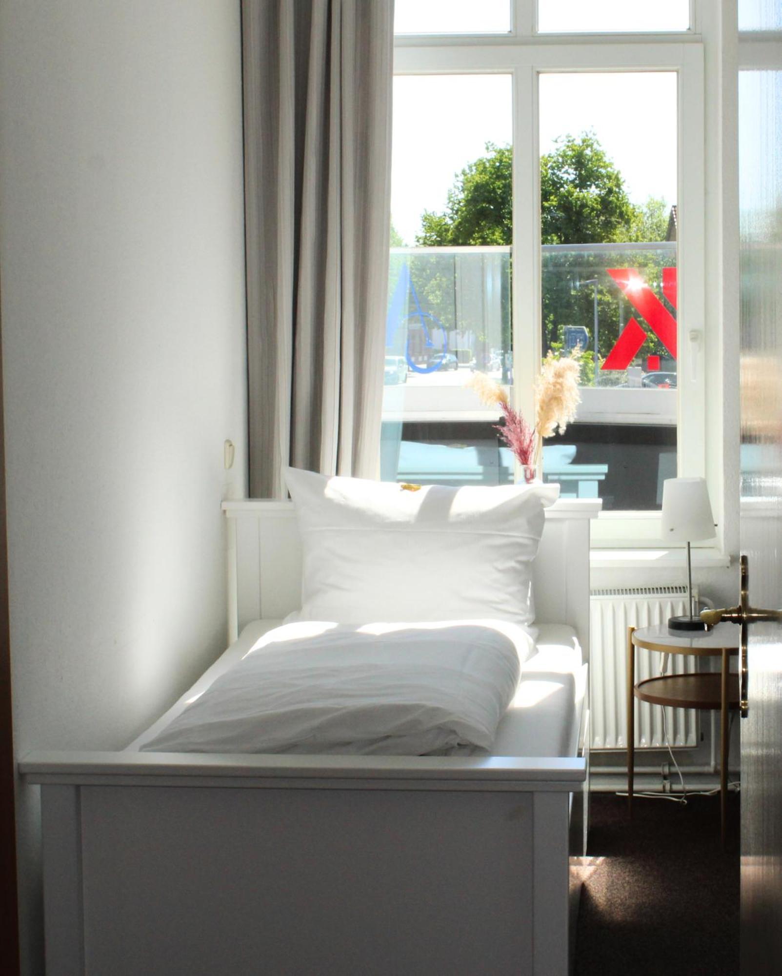 יצהו Hotel Adler & Eventlocation Gmbh מראה חיצוני תמונה