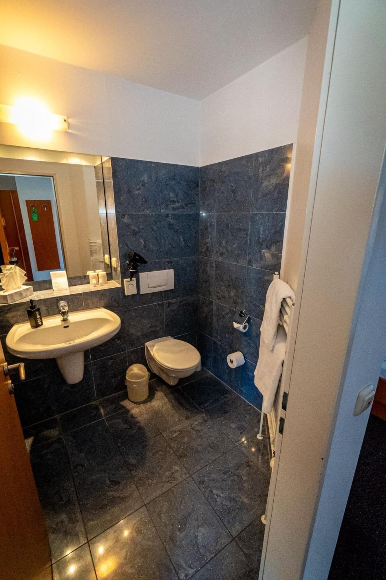 יצהו Hotel Adler & Eventlocation Gmbh מראה חיצוני תמונה